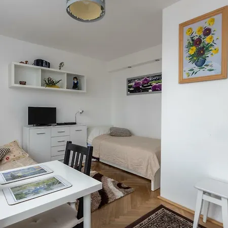Mirabelle Plum Studio