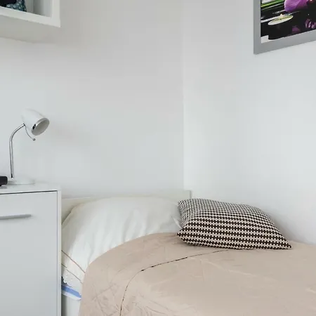 Mirabelle Plum Studio דירה