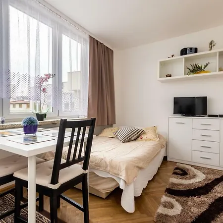 Mirabelle Plum Studio דירה